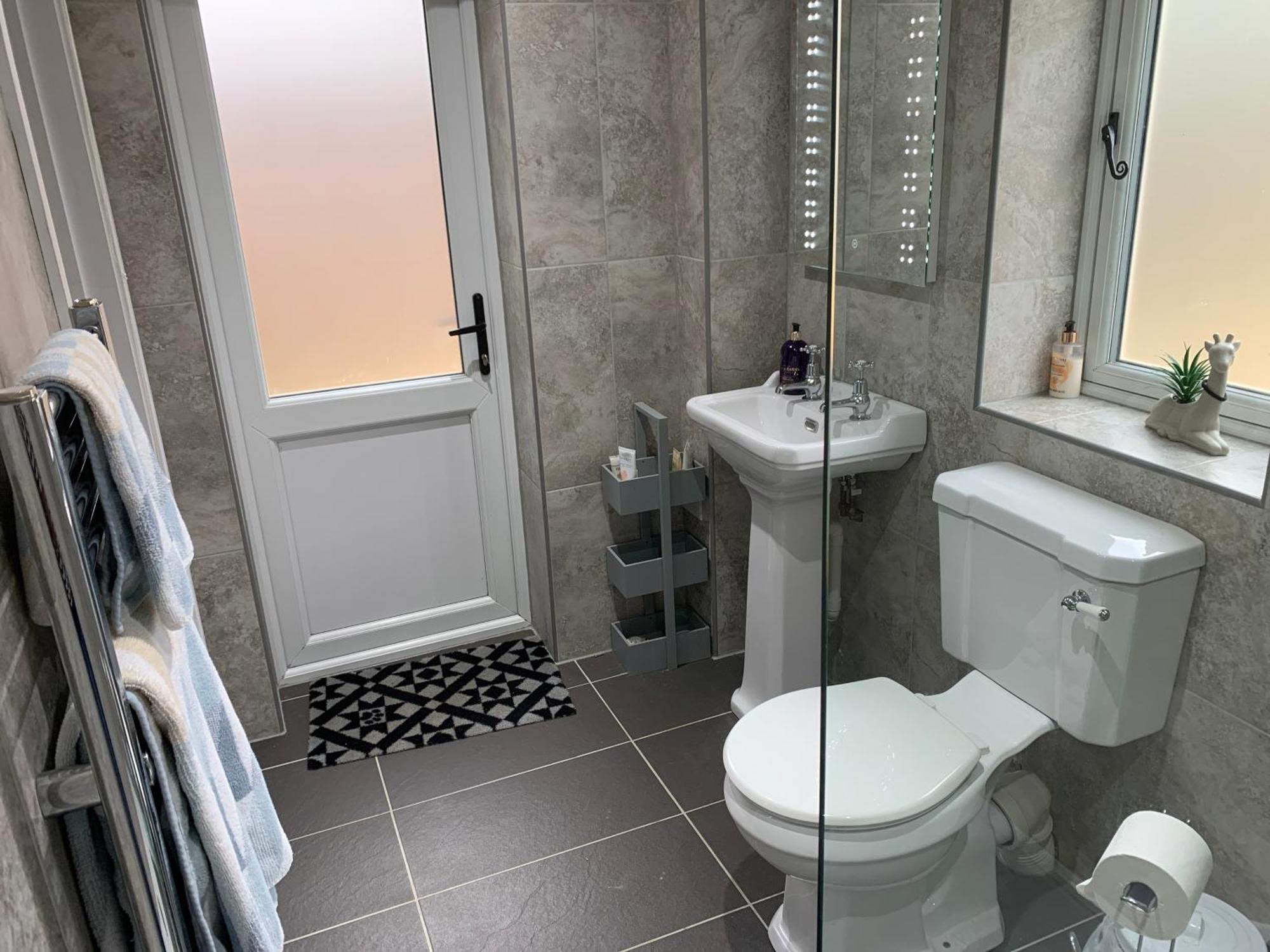 Brand New Annexe On Border Of The Southdowns.